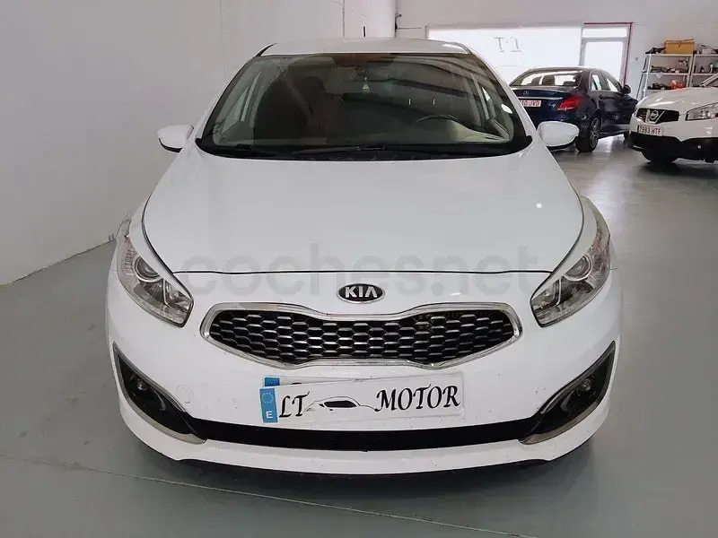 Usado Kia Ceed GT 90 CV (66 kW) 2018 Blanco Berlina