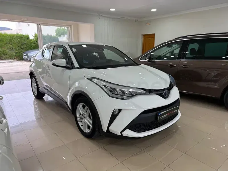 Usado Toyota C-HR Active 122 CV (89 kW) 2022 Blanco SUV
