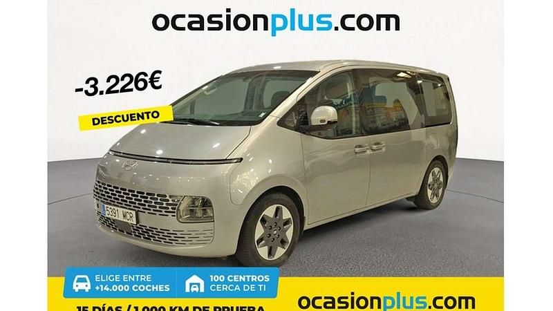 Plateado Usado 2022 Hyundai Staria Van | 32.264 € (Precio justo) - Imagen 1/4