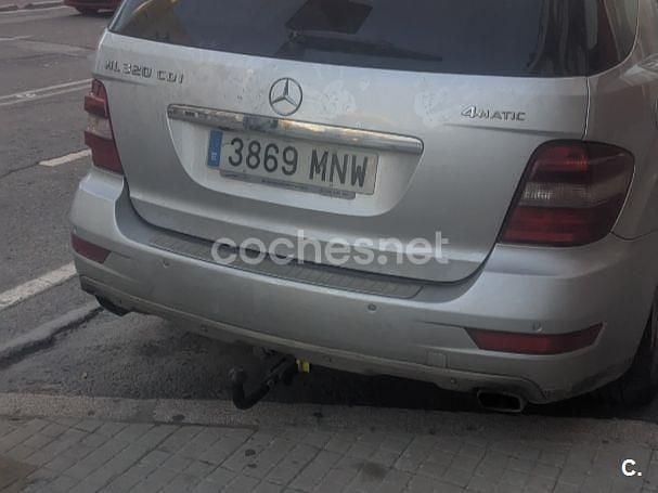 Usado Mercedes ML320 Edition 1 224 CV (164 kW) 2009 Gris / plata SUV
