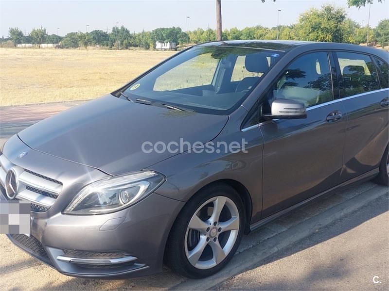 Gris / plata Usado 2013 Mercedes B180 Monovolumen | 12.500 € (Precio justo) - Imagen 1/4