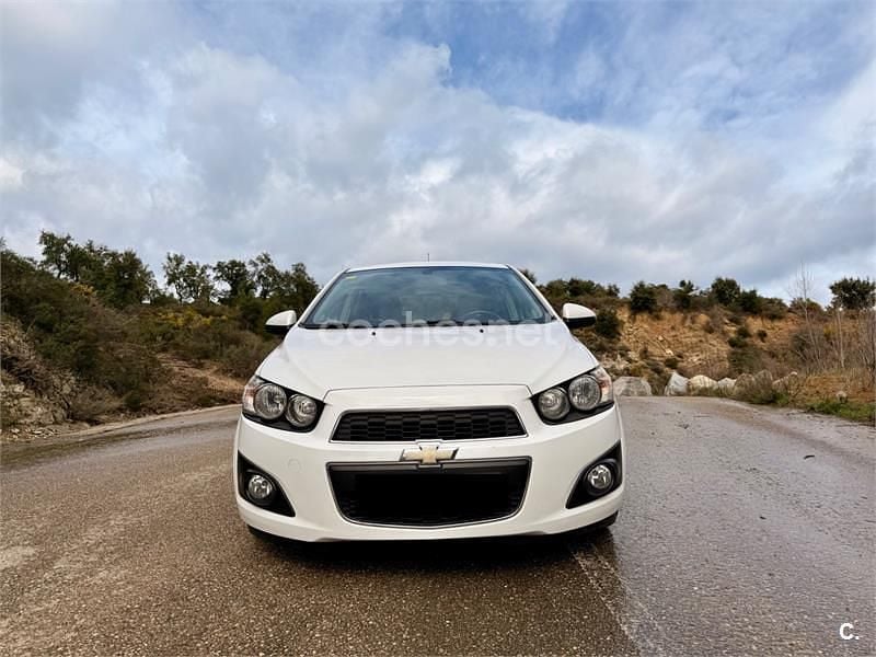 Usado Chevrolet Aveo LTZ 100 CV (73 kW) 2013 Blanco Berlina