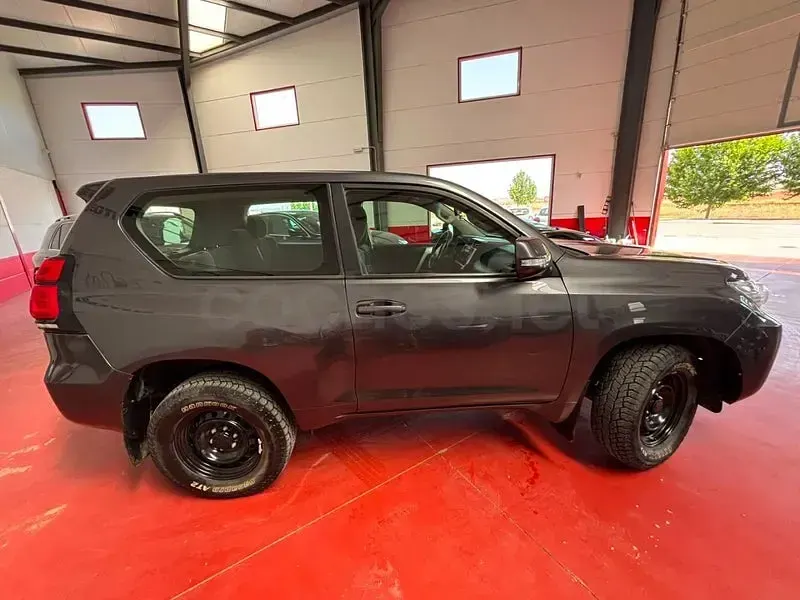 Usado Toyota Land Cruiser 204 CV (150 kW) 2020 Gris / plata SUV