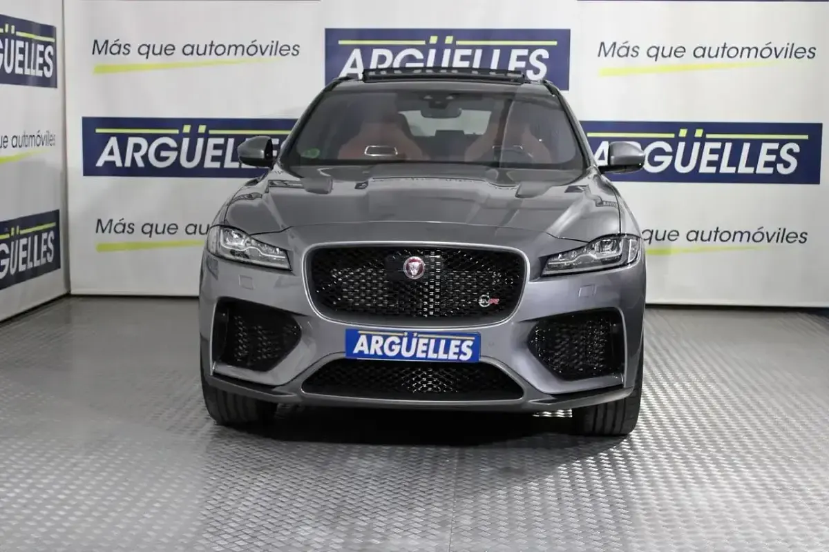 Usado Jaguar F-Pace SVR 551 CV (405 kW) 2020 Gris / plata SUV