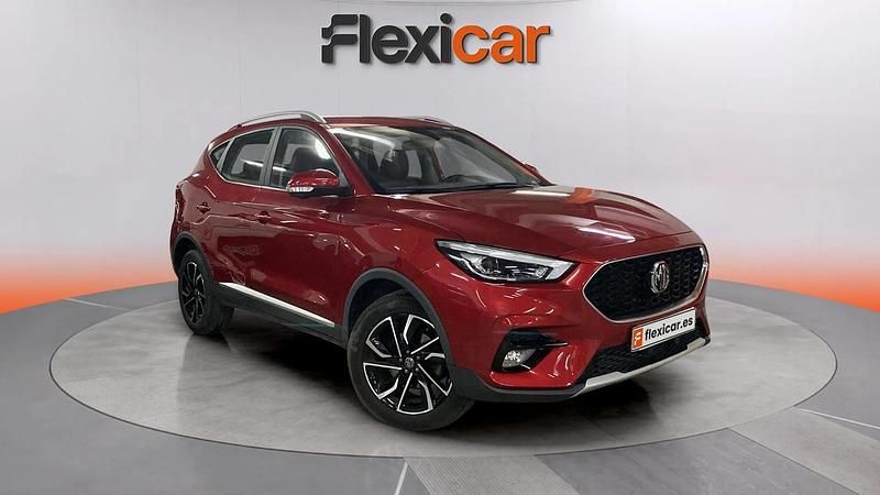 Usado MG ZS Luxury 111 CV (81 kW) 2023 Rojo Berlina