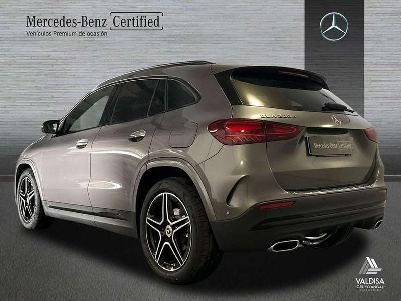 Usado Mercedes GLA200 AMG line 150 CV (110 kW) 2024 SUV