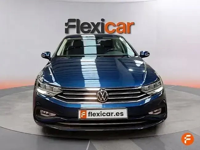 Usado VW Passat 122 CV (89 kW) 2020 Azul Berlina