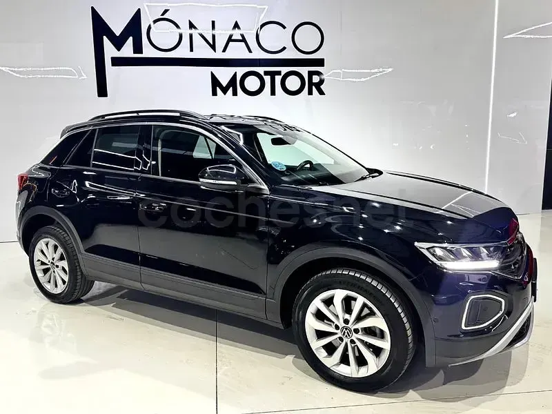Usado VW T-Roc Life 150 CV (110 kW) 2023 Negro SUV
