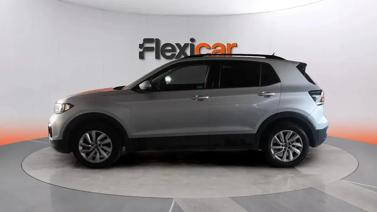 Usado VW T-Cross Advance 110 CV (80 kW) 2023 Gris SUV