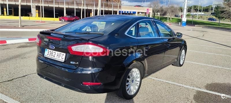 Usado Ford Mondeo 115 CV (84 kW) 2011 Negro Berlina