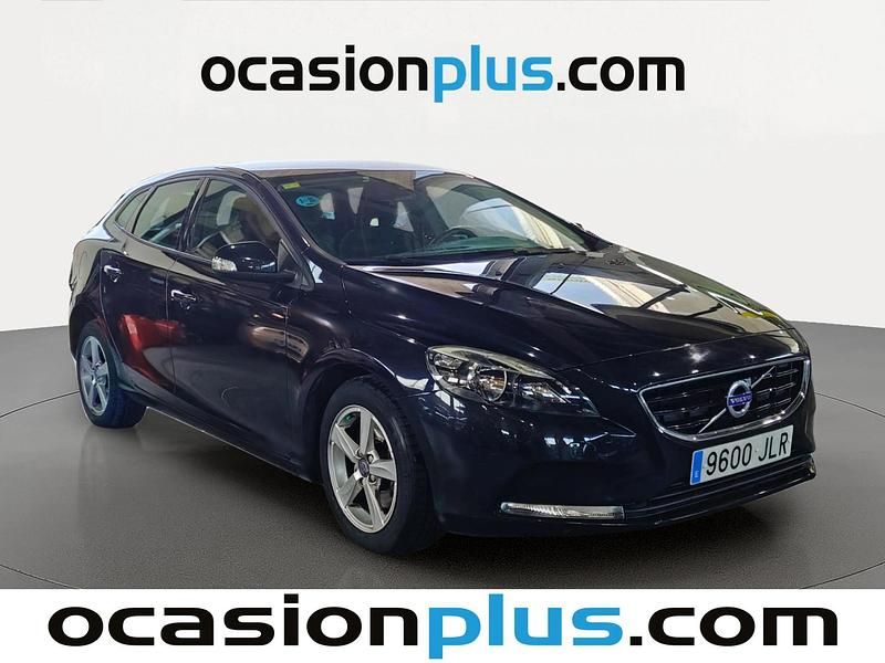 Usado Volvo V40 Kinetic 120 CV (88 kW) 2016 Negro Utilitario