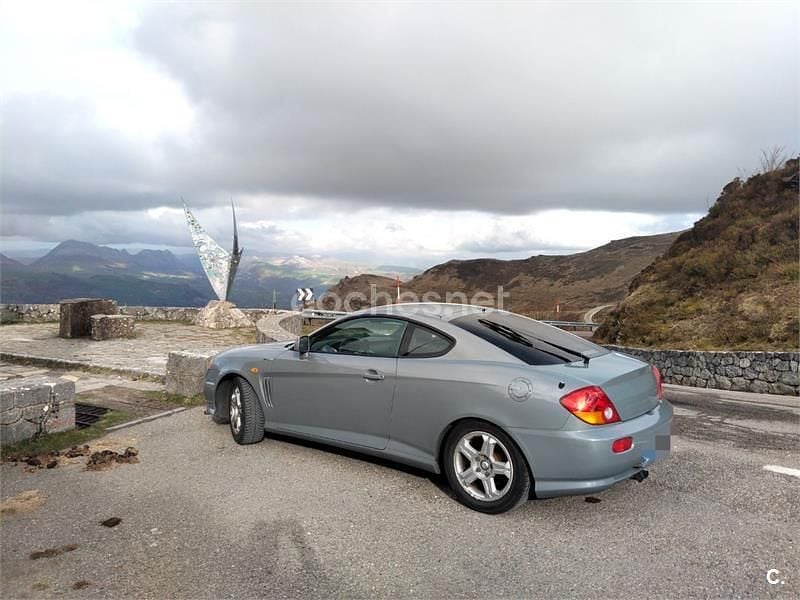 Usado Hyundai Coupé 105 CV (77 kW) 2005 Gris / plata Coupe