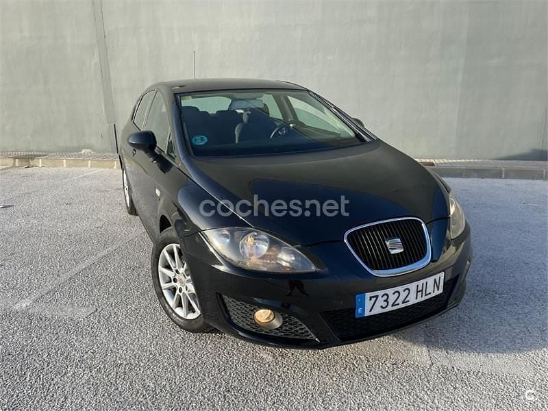 Negro Usado 2012 Seat Leon Reference Berlina | 5900 € (Buen precio) - Imagen 1/4