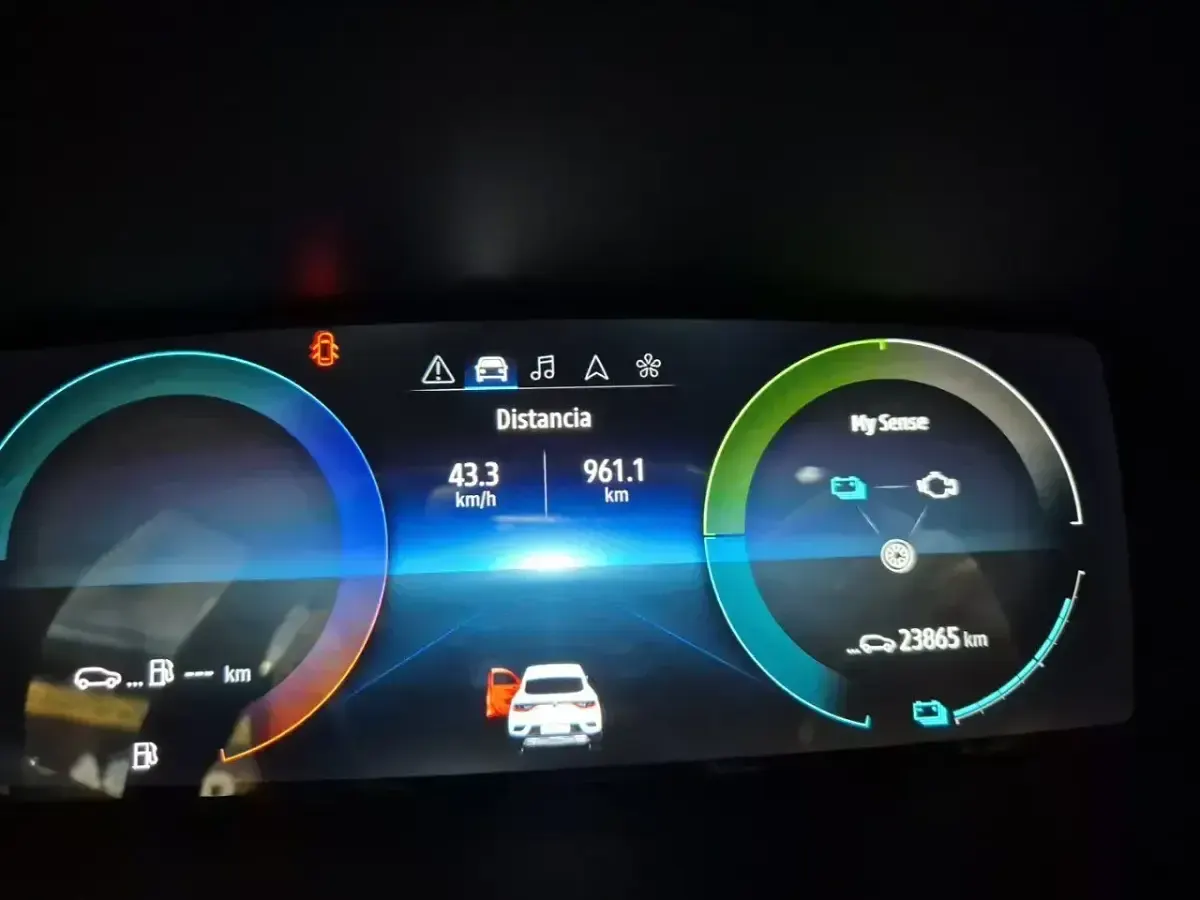 Usado Renault Arkana Techno 145 CV (106 kW) 2023 Rojo SUV