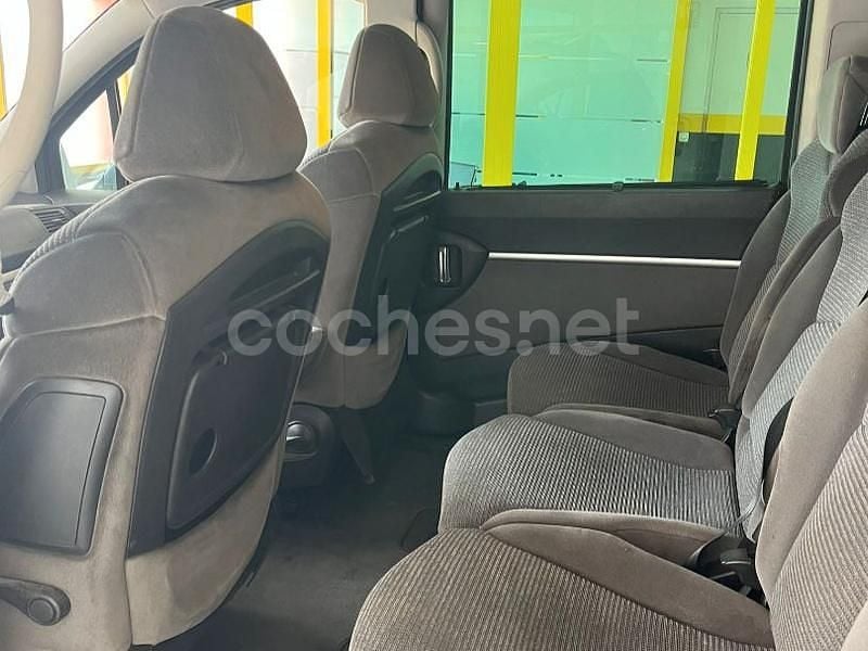 Usado Peugeot 807 120 CV (88 kW) 2007 Granate Monovolumen
