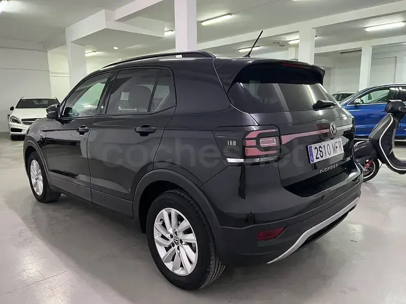 Usado VW T-Cross Sportline 110 CV (80 kW) 2023 Negro SUV