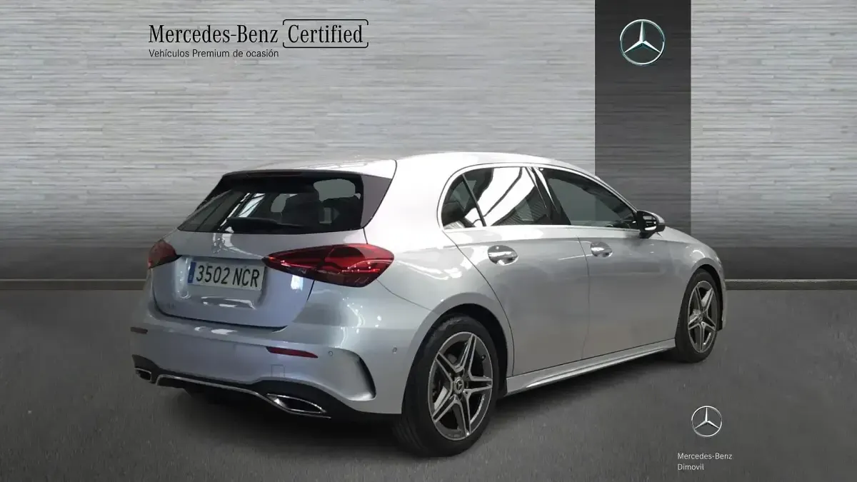 Usado Mercedes A180 136 CV (100 kW) 2025 Gris Berlina