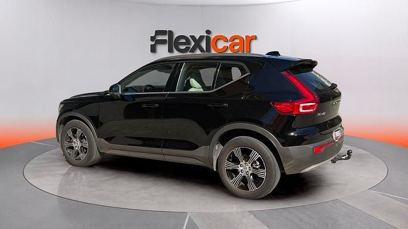 Usado Volvo XC40 Momentum 163 CV (119 kW) 2021 Negro SUV