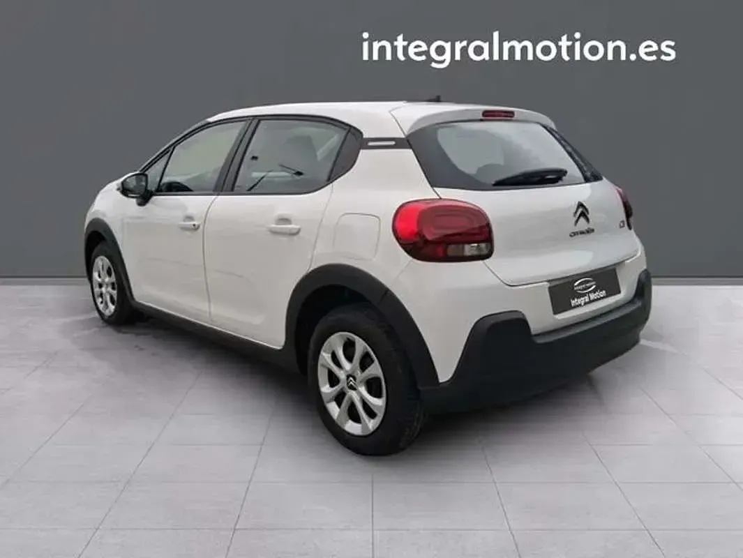 Usado Citroën C3 Feel 99 CV (72 kW) 2023 Blanco Utilitario