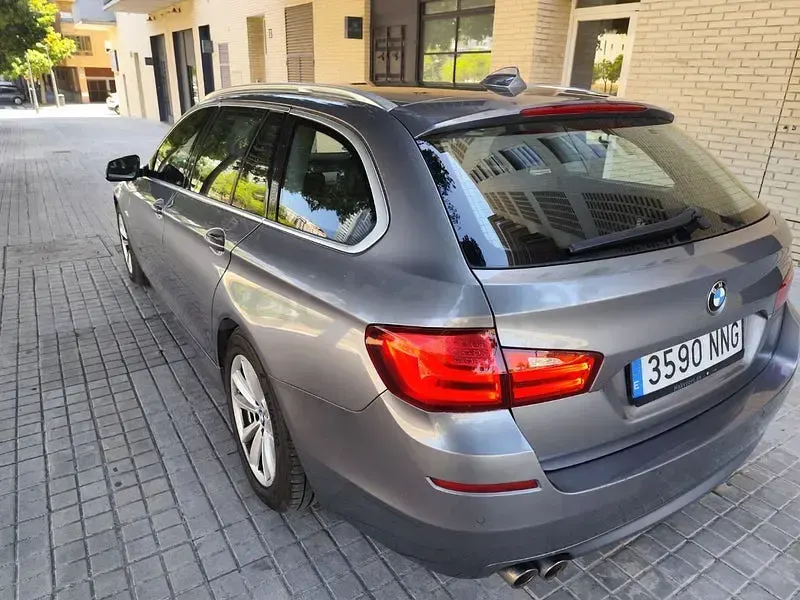 Usado BMW 525 218 CV (160 kW) 2012 Gris / plata Berlina