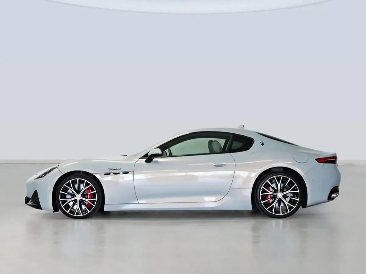 Nuevo Maserati Granturismo 489 CV (359 kW) 2026 Gris plata Coupe