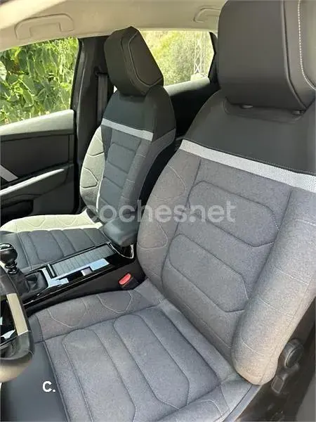 Usado Citroën C4 PureTech 130 CV (95 kW) 2024 Gris / plata SUV