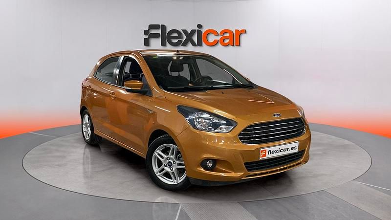 Usado Ford Ka Plus Ultimate 86 CV (63 kW) 2018 Naranja Utilitario