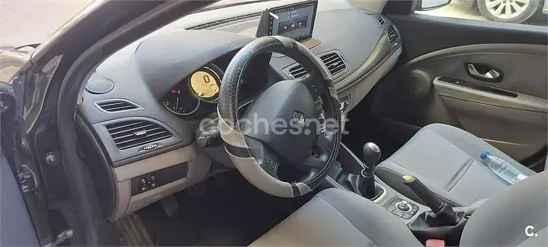 Usado Renault Mégane 110 CV (80 kW) 2010 Negro Berlina