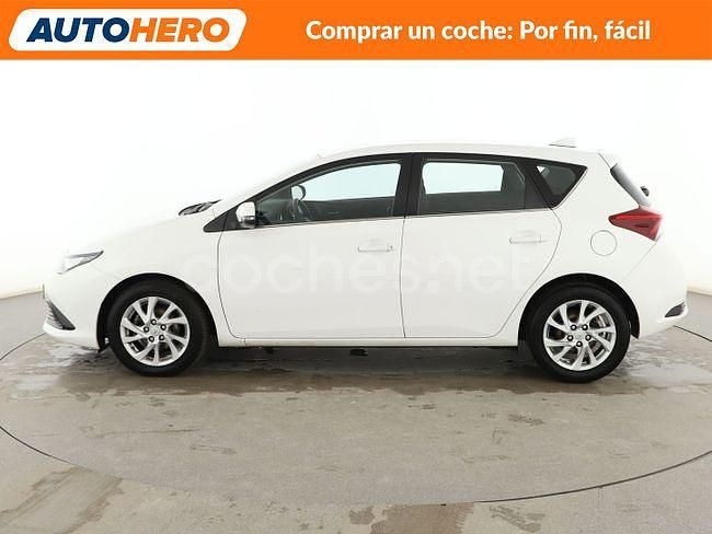 Usado Toyota Auris Active 116 CV (85 kW) 2017 Blanco Berlina
