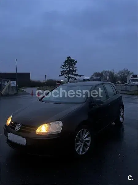 Usado VW Golf VI 105 CV (77 kW) 2008 Negro Utilitario
