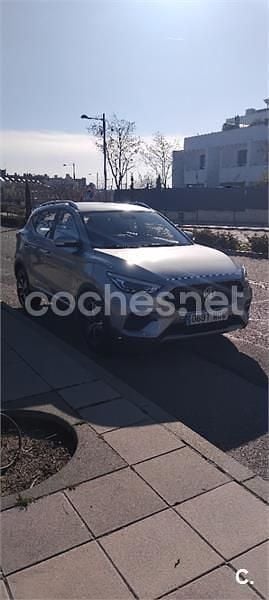 Usado MG ZS Comfort 106 CV (77 kW) 2022 Gris / plata SUV