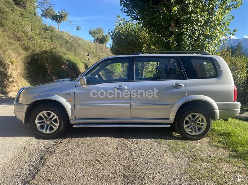 Usado Suzuki Grand Vitara 110 CV (80 kW) 2006 Gris / plata SUV