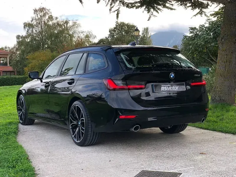 Käytetty BMW 318 M Sport 150 HP (110 kW) 2022 Musta Farmari
