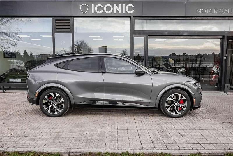Usado Ford Mustang Mach-E 258 kW (351 CV) 2021 Gris SUV