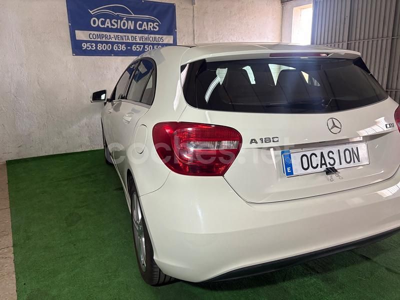 Usado Mercedes A180 Style 109 CV (80 kW) 2013 Blanco Berlina