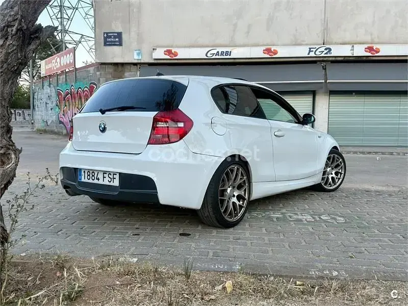 Usado BMW 120 M Sport 177 CV (130 kW) 2007 Blanco Utilitario