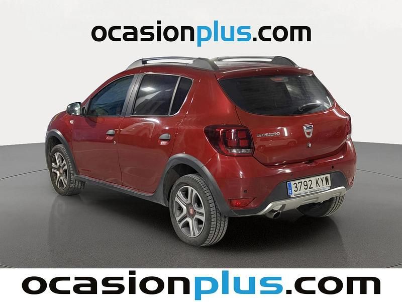 Usado Dacia Sandero 90 CV (66 kW) 2019 Rojo Utilitario
