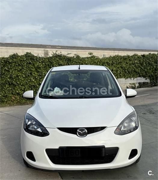 Usado Mazda 2 Active 68 CV (50 kW) 2008 Blanco Utilitario