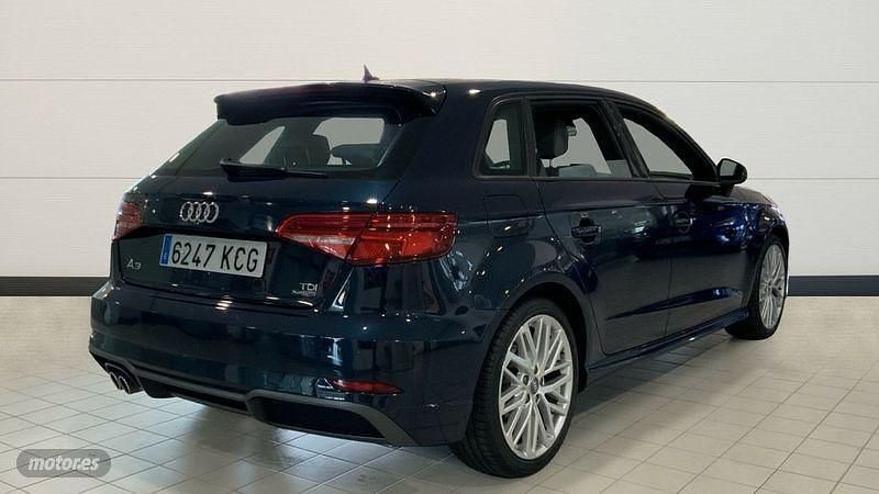 Usado Audi A3 S-Line 184 CV (135 kW) 2017 Azul Berlina