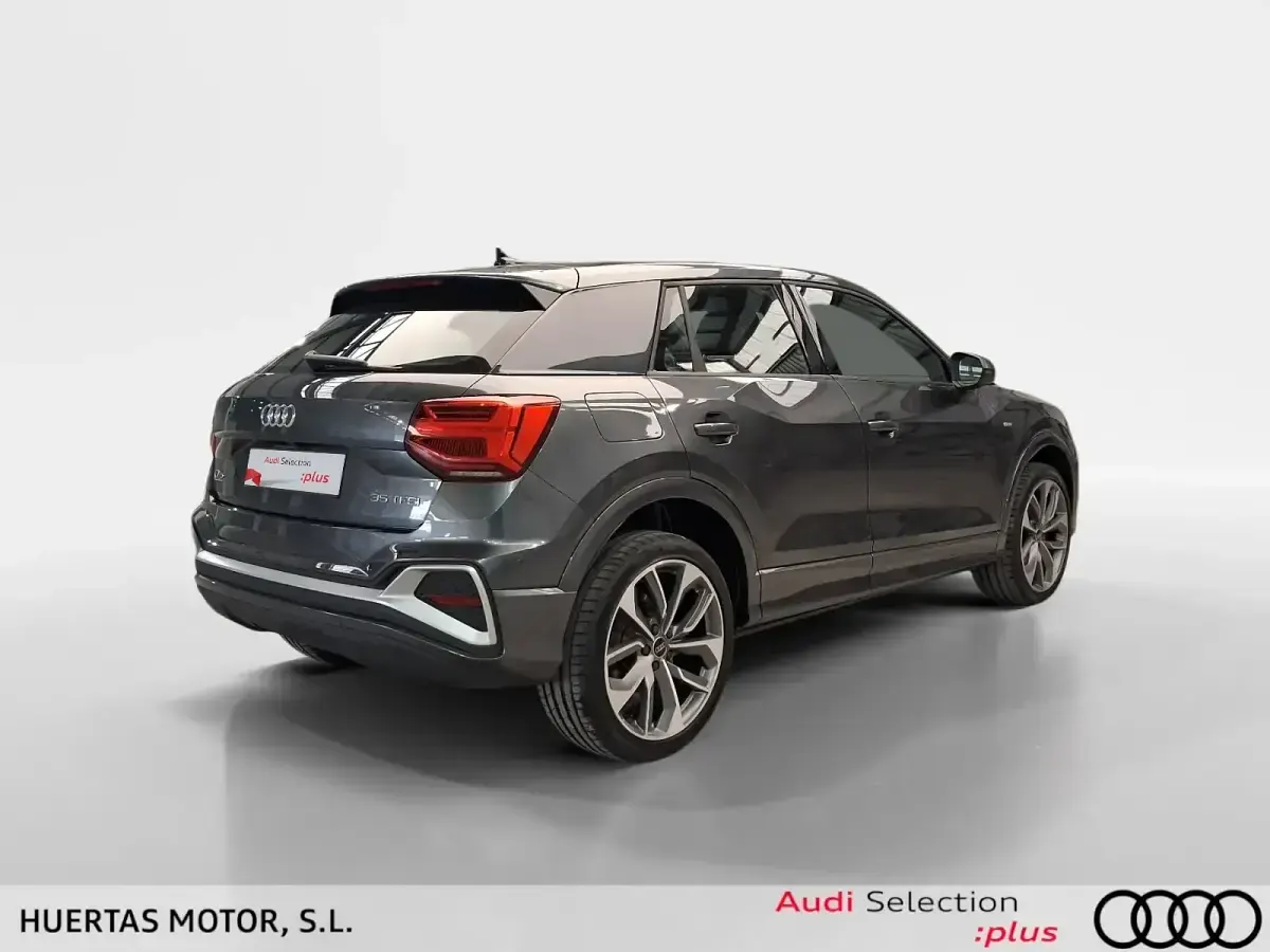 Usado Audi Q2 150 CV (110 kW) 2025 Gris SUV
