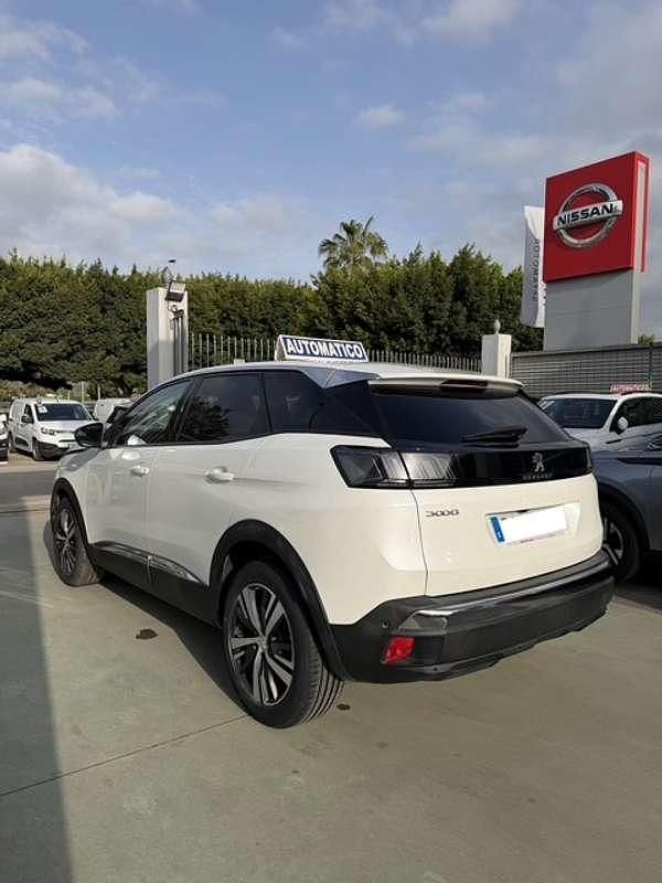 Usado Peugeot 3008 Allure 131 CV (96 kW) 2022 Blanco SUV