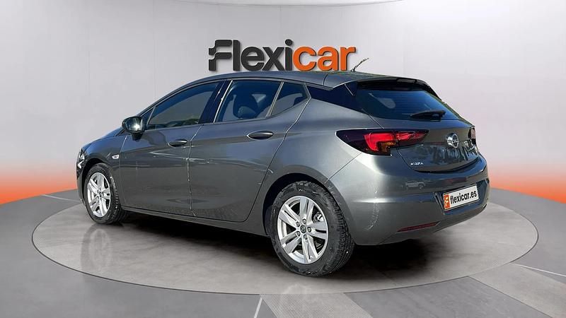 Usado Opel Astra 110 CV (80 kW) 2020 Gris Berlina