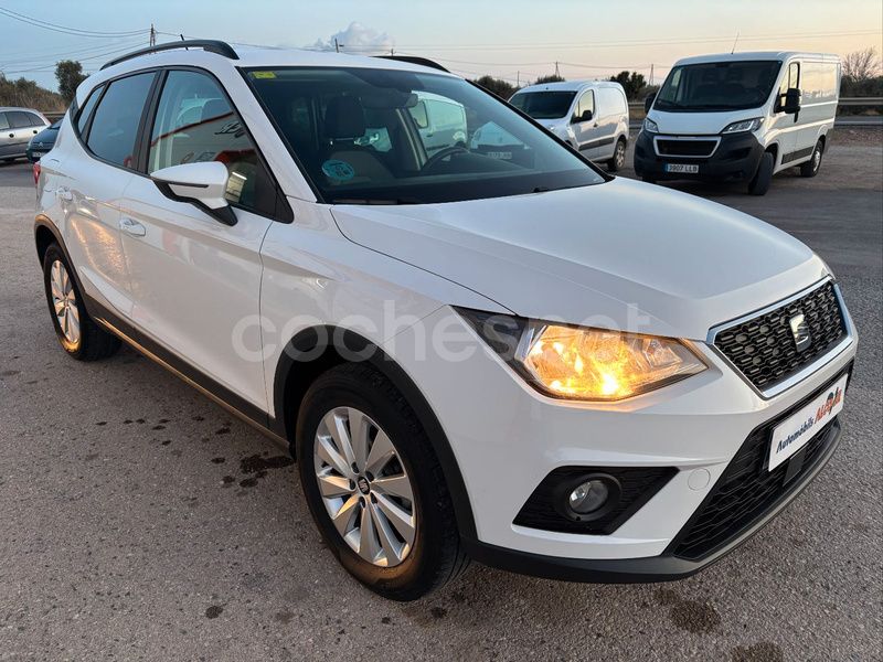 Usado Seat Arona Ecomotive 95 CV (69 kW) 2019 Blanco SUV