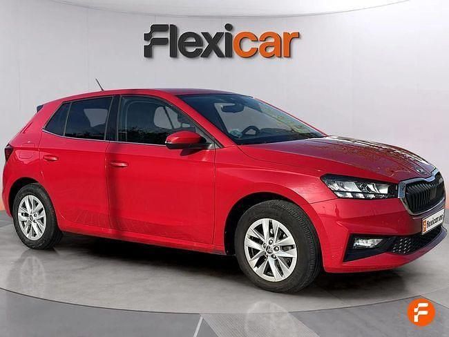 Usado Skoda Fabia Selection 95 CV (69 kW) 2024 Rojo Berlina