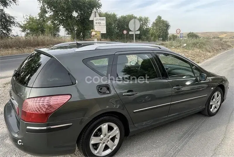 Usado Peugeot 407 Sport 110 CV (80 kW) 2009 Gris / plata Familiar