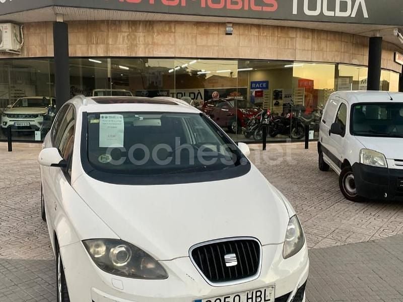 Blanco Usado 2011 Seat Altea XL Style Monovolumen | 5900 € (Precio justo) - Imagen 1/4