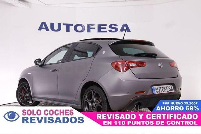 Usado Alfa Romeo Giulietta 150 CV (110 kW) 2017 Gris / plata Berlina