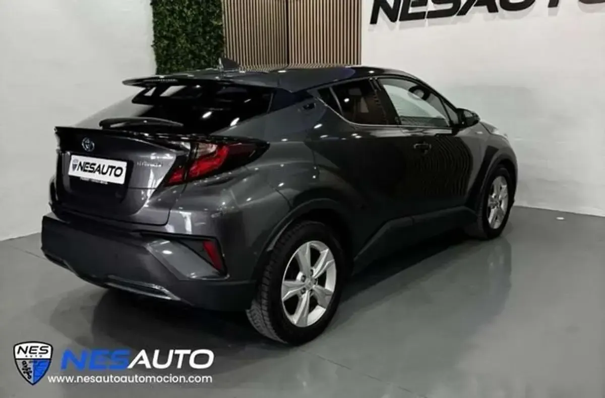 Usado Toyota C-HR Sport 184 CV (135 kW) 2021 Gris / plata SUV