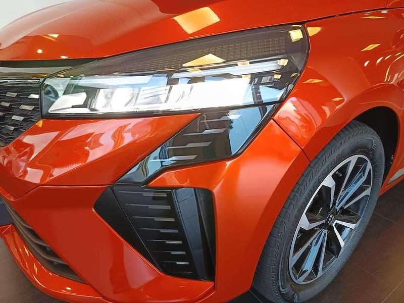 Usado Renault Clio V Techno 143 CV (105 kW) 2024 Naranja Utilitario