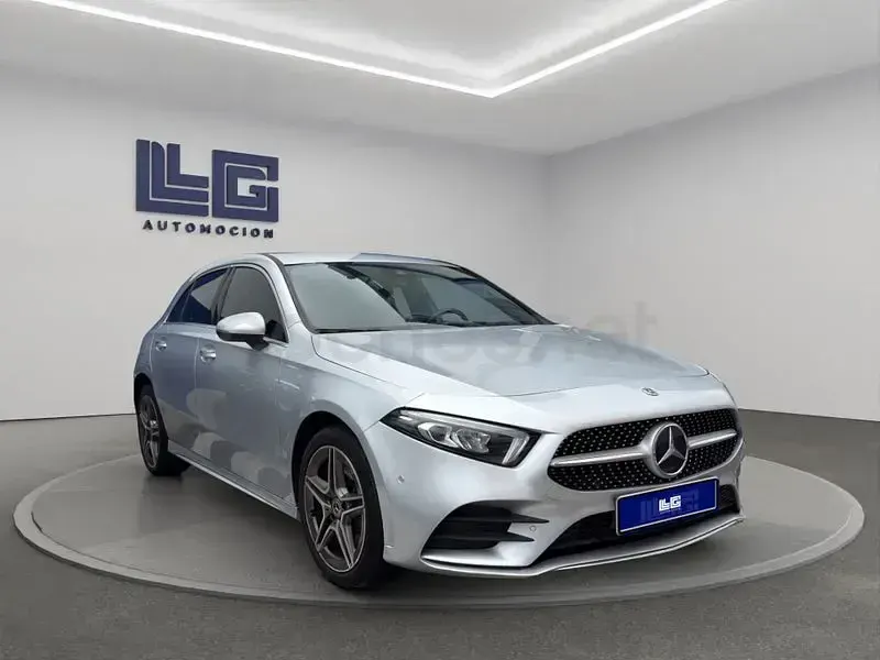 Usado Mercedes A250 218 CV (160 kW) 2023 Gris / plata Berlina